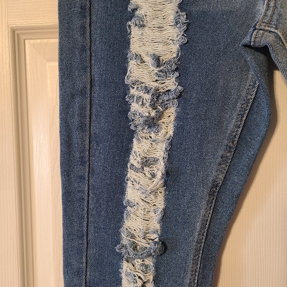 NWT Almost famous blue jeans size 9 - Picture 5 of 14